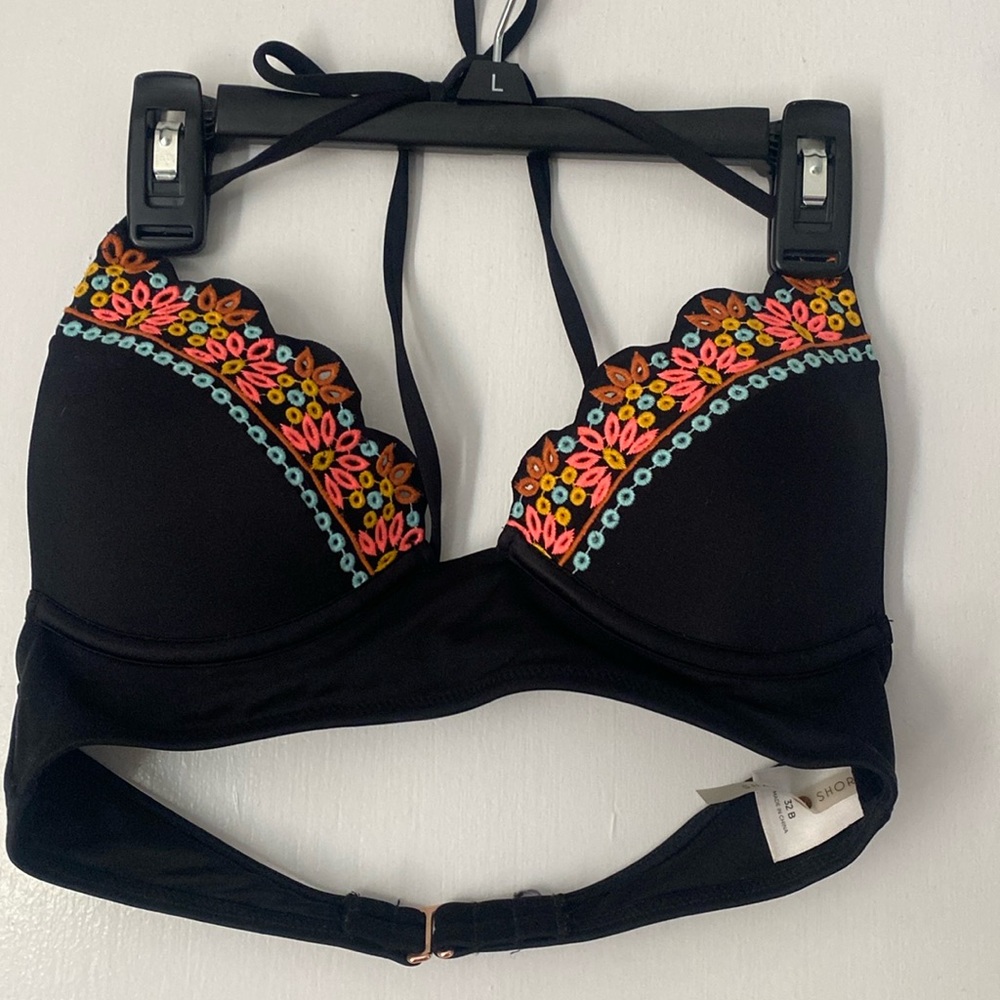 super cute black bikini top with floral embroidered pattern